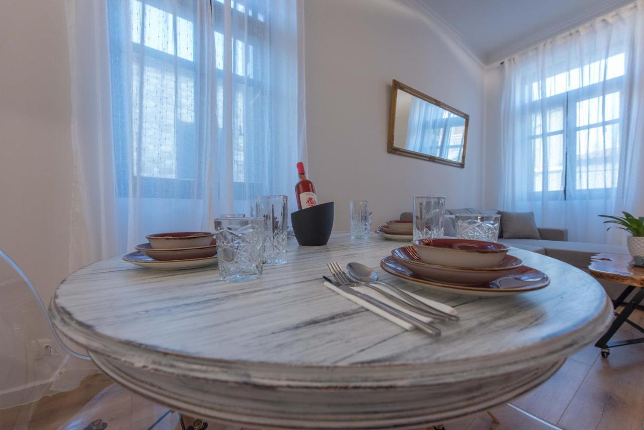 1571_Suites A1 نافبكْتوس المظهر الخارجي الصورة
