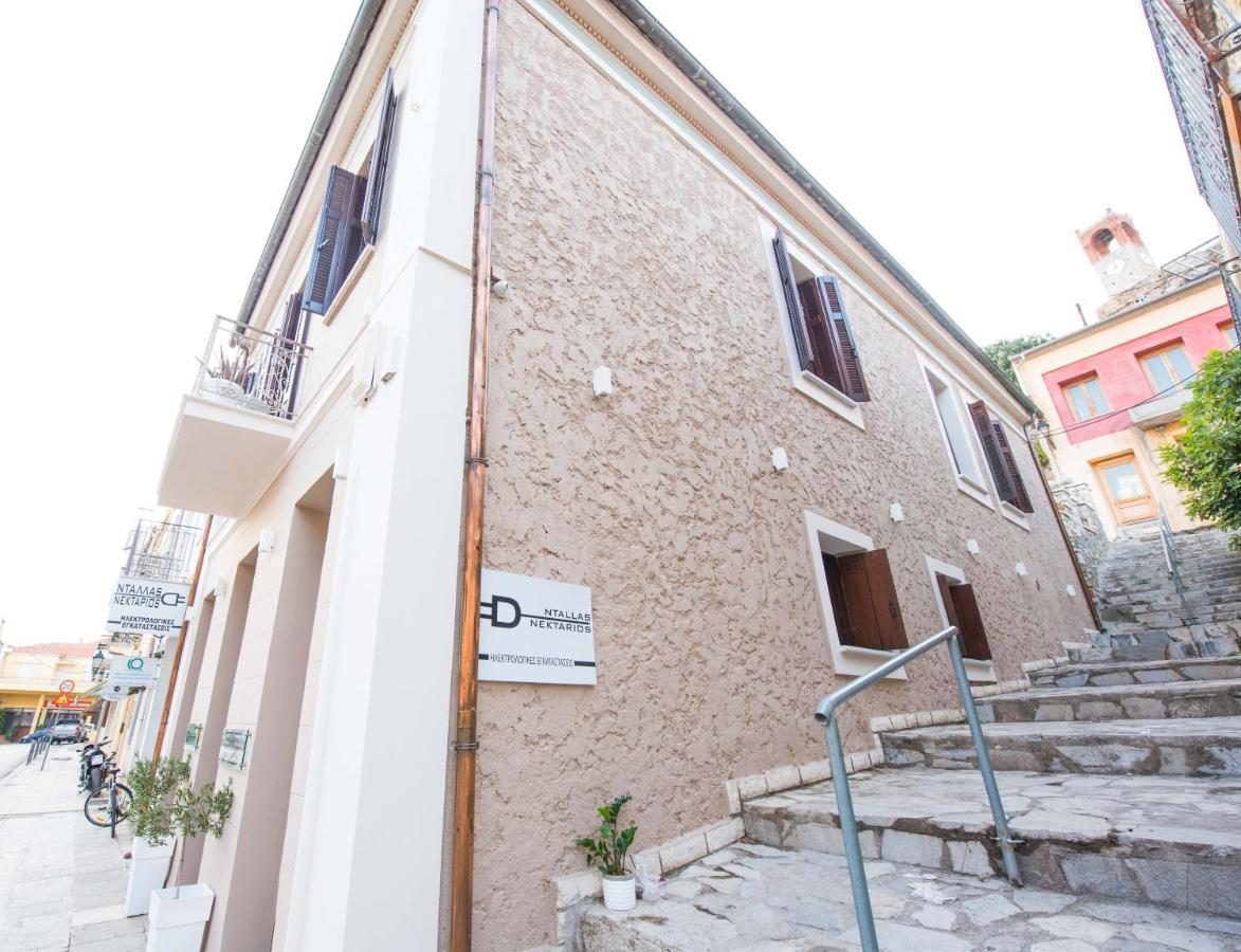 1571_Suites A1 نافبكْتوس المظهر الخارجي الصورة