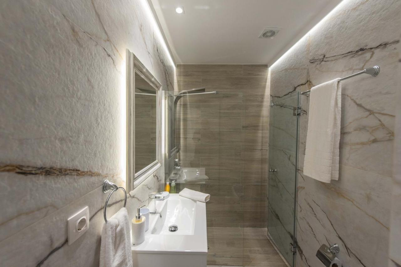 1571_Suites A1 نافبكْتوس المظهر الخارجي الصورة