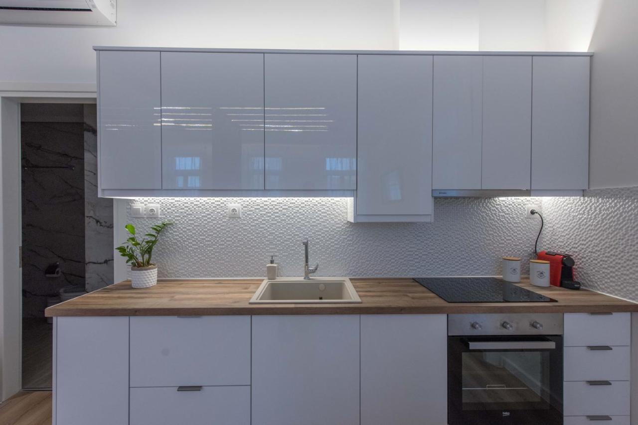 1571_Suites A1 نافبكْتوس المظهر الخارجي الصورة
